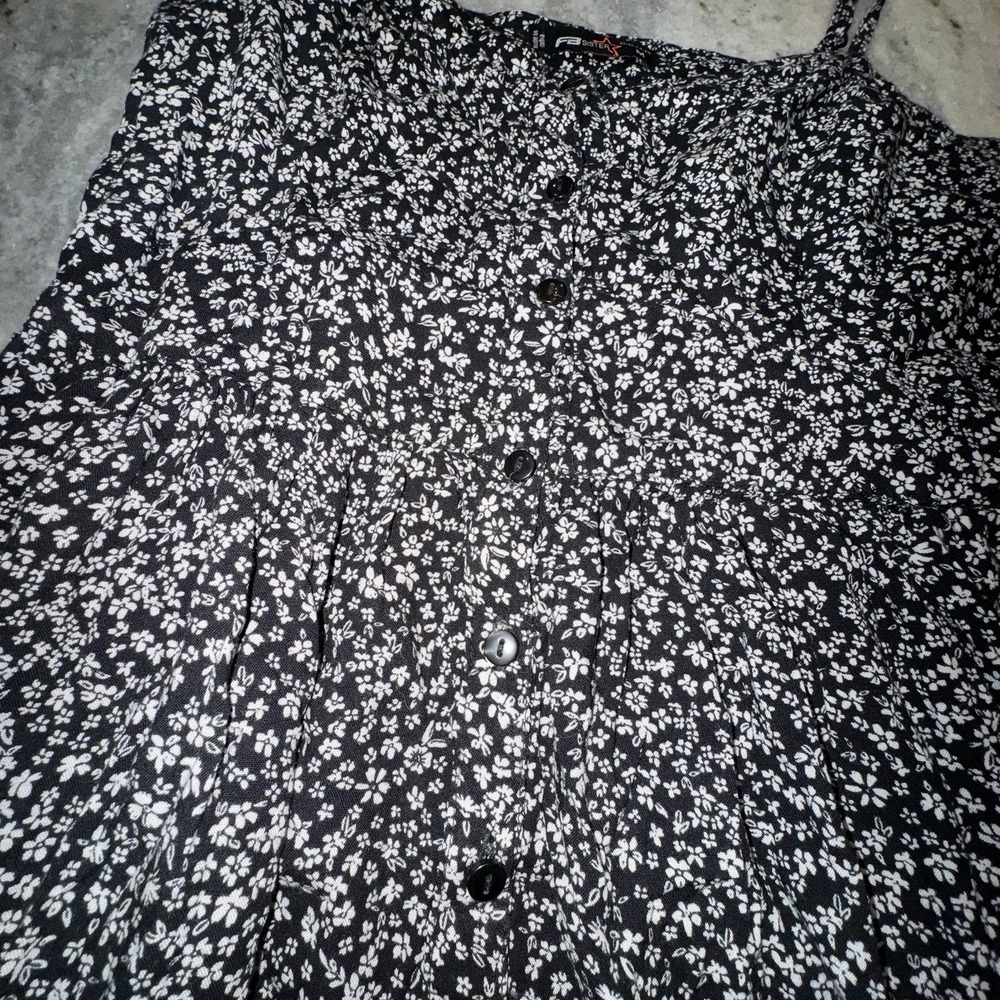 Y2K FB Sister Medium Cami Blouse Tank Top Baby Doll Black Floral Button Down - Picture 2 of 7